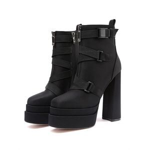 (T-4667) Manne Chunky Platform Boots Goth Platform Heels  Boots Sz 37 (6.5)